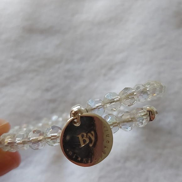 Nikki Lissoni clear beaded bracelet with inner strength quote - Picture 4 of 6